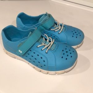 Surprize water shoes